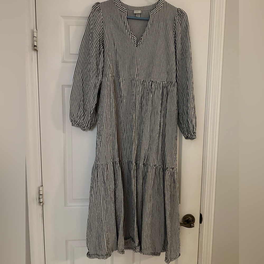 Universal thread medium pin striped dress